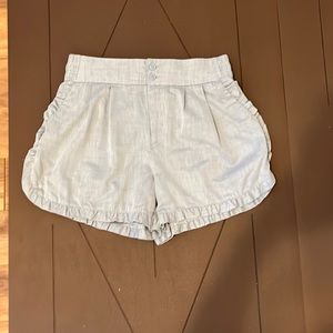 NWT Who What Wear Ruffle Edge Shorts